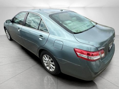 Used 2011 Toyota Camry XLE image 4