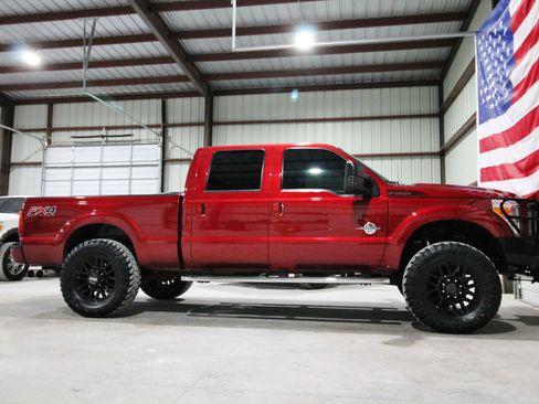 Used 2016 Ford F250 Lariat w/ Lariat Ultimate Package image 14