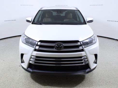 Used 2017 Toyota Highlander Limited image 2