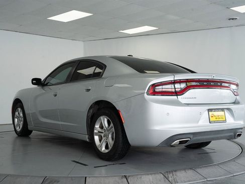 Used 2022 Dodge Charger SXT RWD image 5