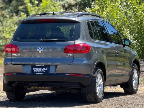 Used 2017 Volkswagen Tiguan S AWD/4WD image 7