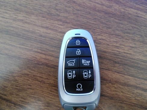 Used 2023 Hyundai Santa Fe Limited image 39