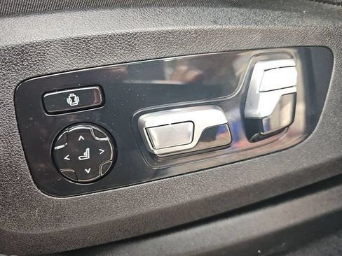 Used 2020 BMW X7 M50i AWD/4WD image 18