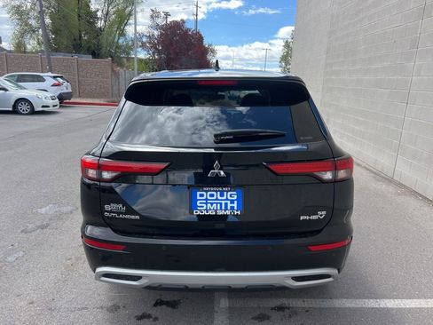 Used 2023 Mitsubishi Outlander SE AWD/4WD image 5