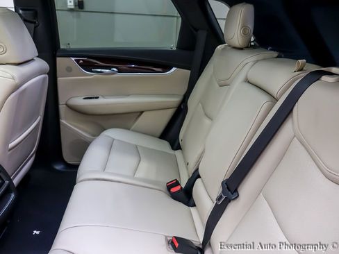 Used 2017 Cadillac XT5 Luxury w/ Driver Awareness Package AWD/4WD image 14