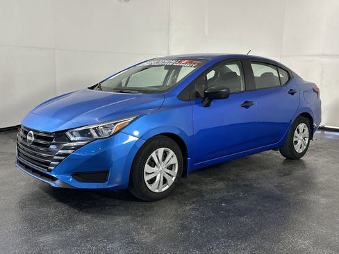 Used 2024 Nissan Versa S w/ Trunk Package image 4