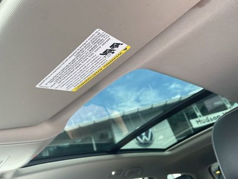 Used 2023 Volkswagen Atlas SE w/ Panoramic Sunroof Package image 14