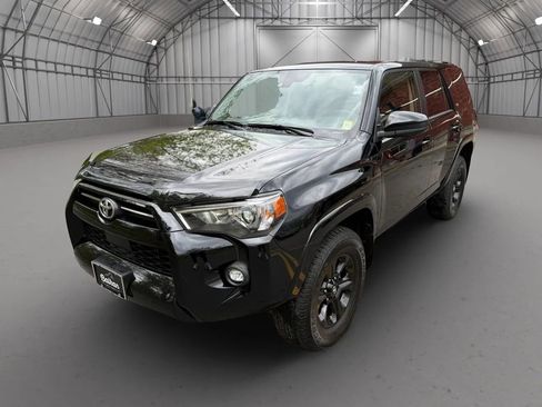 Used 2023 Toyota 4Runner SR5 AWD/4WD image 13