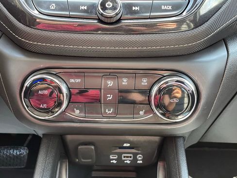 Used 2023 Chevrolet TrailBlazer ACTIV w/ Sun and Liftgate Package AWD/4WD image 38