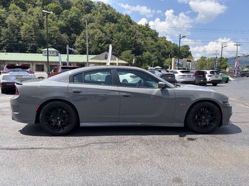 Used 2018 Dodge Charger R/T Scat Pack w/ Dynamics Package RWD image 10