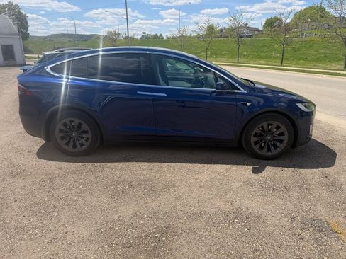 Used 2018 Tesla Model X 100D AWD/4WD image 4