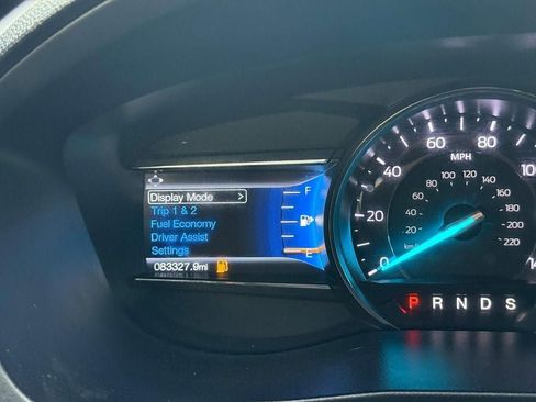 Used 2017 Ford Explorer XLT w/ Equipment Group 202A AWD/4WD image 24