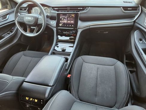 Certified 2024 Jeep Grand Cherokee L Laredo image 23