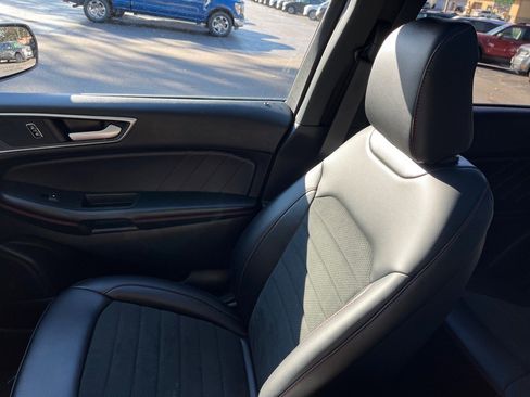 Used 2023 Ford Edge ST-Line w/ Class II Trailer Tow Package image 18