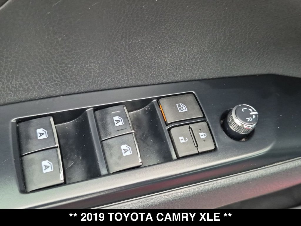 Used 2019 Toyota Camry XLE w/ Navigation Package FWD image 27