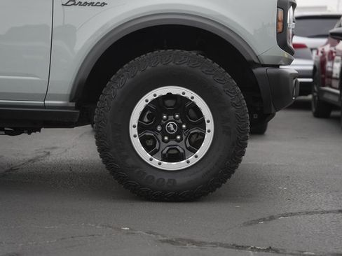 Used 2022 Ford Bronco Black Diamond w/ Sasquatch Package image 4