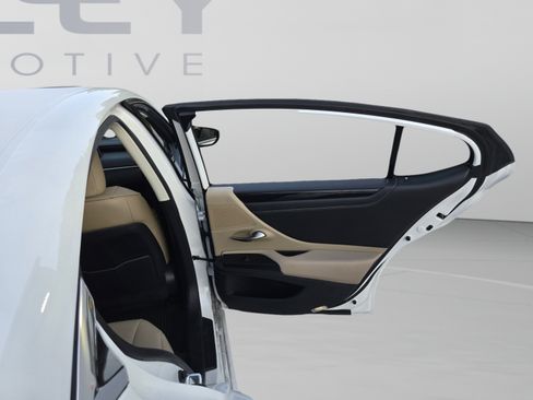 Certified 2021 Lexus ES 350 w/ Premium Package FWD image 18
