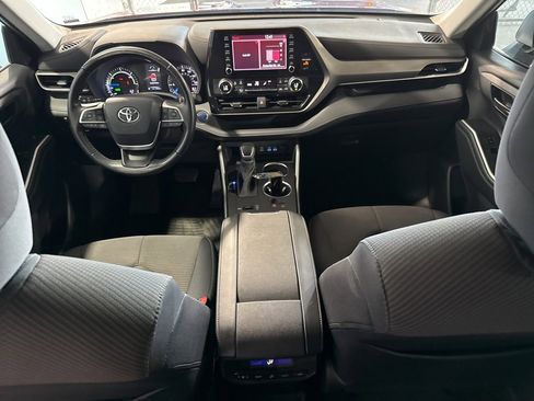 Used 2022 Toyota Highlander LE image 31