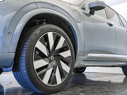 Certified 2023 Volvo XC90 T8 Ultimate w/ Protection Package Premier image 10