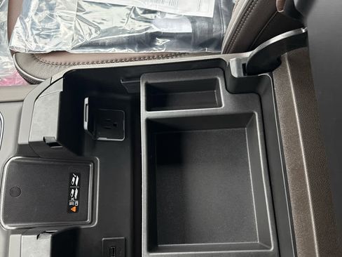 New 2025 GMC Sierra 2500 Denali w/ Denali Reserve Package image 28