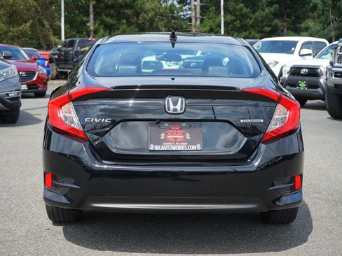 Used 2017 Honda Civic Touring image 4