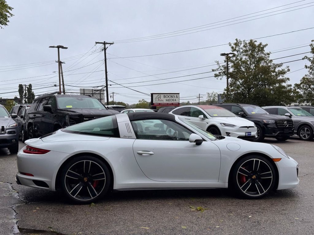 Used 2018 Porsche 911 Targa 4S w/ Sportdesign Package AWD/4WD image 7