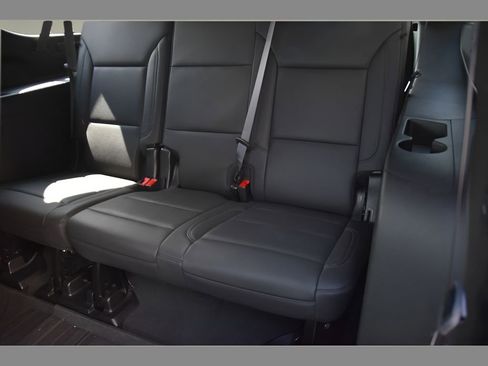 Used 2024 Chevrolet Suburban Z71 w/ Luxury Package AWD/4WD image 15