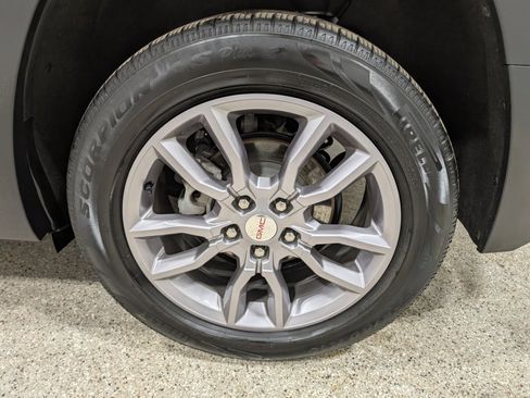 Used 2022 GMC Terrain SLT w/ Tech Package image 10