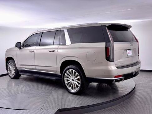 Used 2021 Cadillac Escalade ESV Premium Luxury AWD/4WD image 6