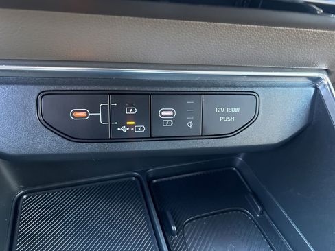 Certified 2025 Kia Carnival EX image 56