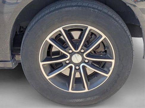 Used 2018 Dodge Grand Caravan SE image 7