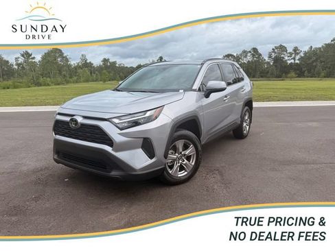 Used 2025 Toyota RAV4 XLE w/ Convenience Package FWD image 1