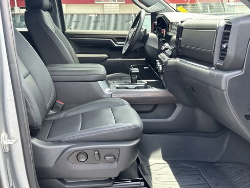 Used 2023 GMC Sierra 1500 SLT w/ SLT Premium Plus Package AWD/4WD image 12