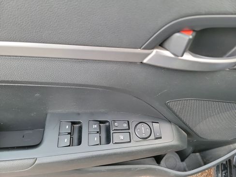 Used 2020 Hyundai Elantra SE w/ Cargo Package (C1) image 11