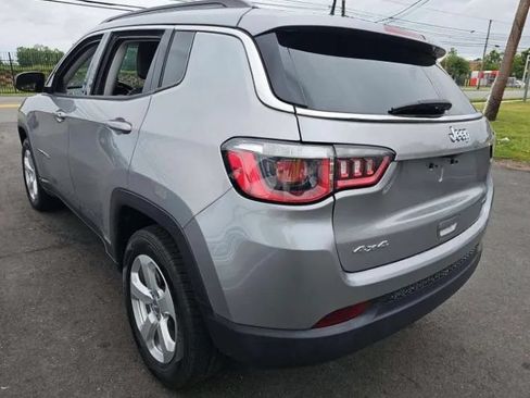 Used 2019 Jeep Compass Latitude w/ Popular Equipment Group AWD/4WD image 3