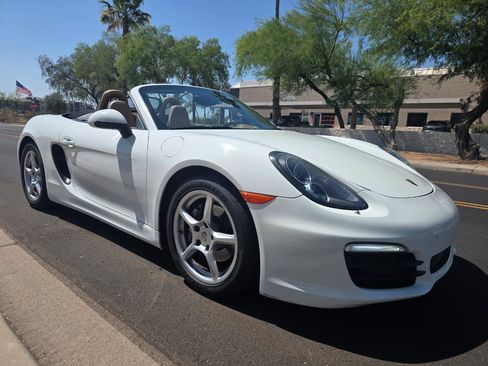Used 2016 Porsche Boxster w/ Infotainment Package RWD image 35