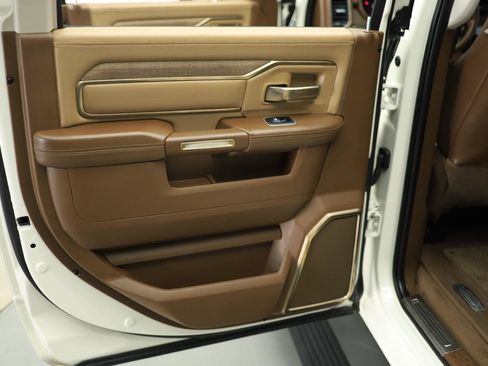 Used 2024 RAM 3500 Limited image 50