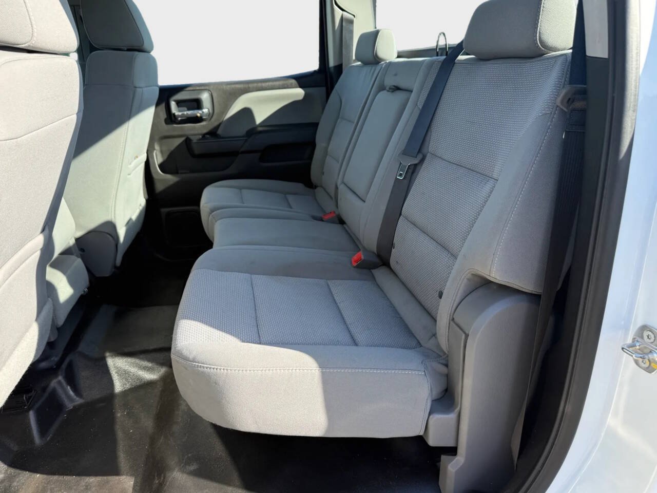 Used 2018 Chevrolet Silverado 2500 W/T AWD/4WD image 9