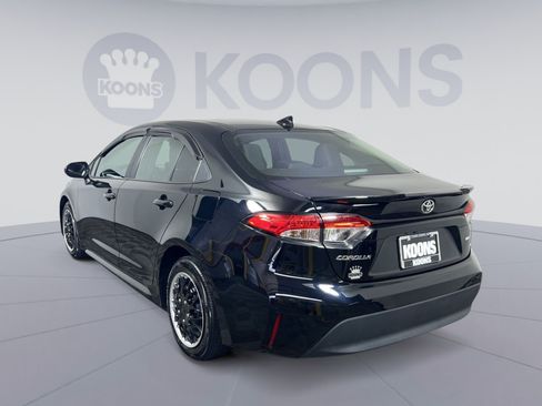Used 2025 Toyota Corolla LE FWD image 8