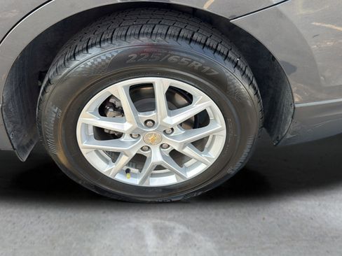 Used 2023 Chevrolet Equinox LT FWD image 18