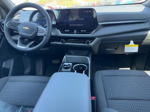 New 2026 Chevrolet Equinox LT w/ Safety and Technology Package AWD/4WD image 24