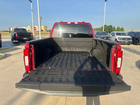 Used 2022 Ford F250 Lariat w/ Lariat Ultimate Package AWD/4WD image 5
