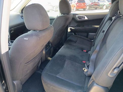 Used 2015 Nissan Pathfinder S image 12