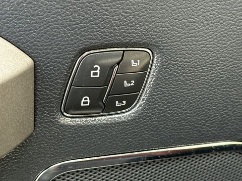 Used 2022 Ford F450 Platinum w/ FX4 Off-Road Package image 21