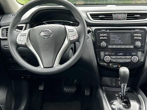 Used 2015 Nissan Rogue SV FWD image 22