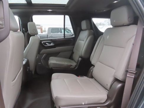 Used 2022 Chevrolet Tahoe LT w/ Luxury Package AWD/4WD image 23
