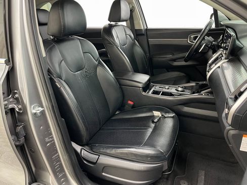 Used 2021 Kia Sorento S image 39