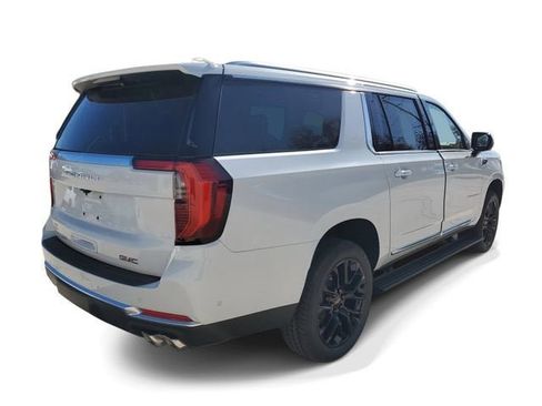 New 2026 GMC Yukon XL Denali w/ Sun & Power Step Package AWD/4WD image 5