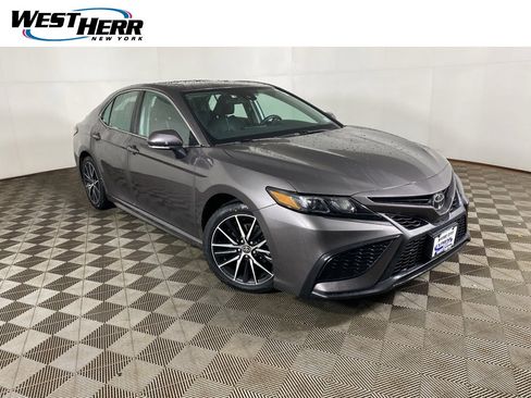 Used 2023 Toyota Camry SE image 1