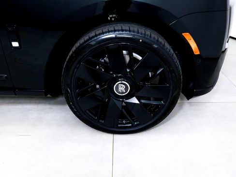 Used 2026 Rolls-Royce Cullinan image 35